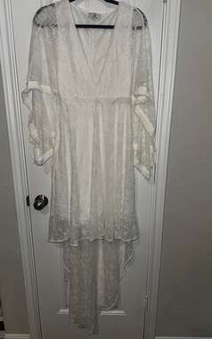 Maroths White Lace High-Low Boho cape Dress w
Fringe Sleeves whimsy romantic